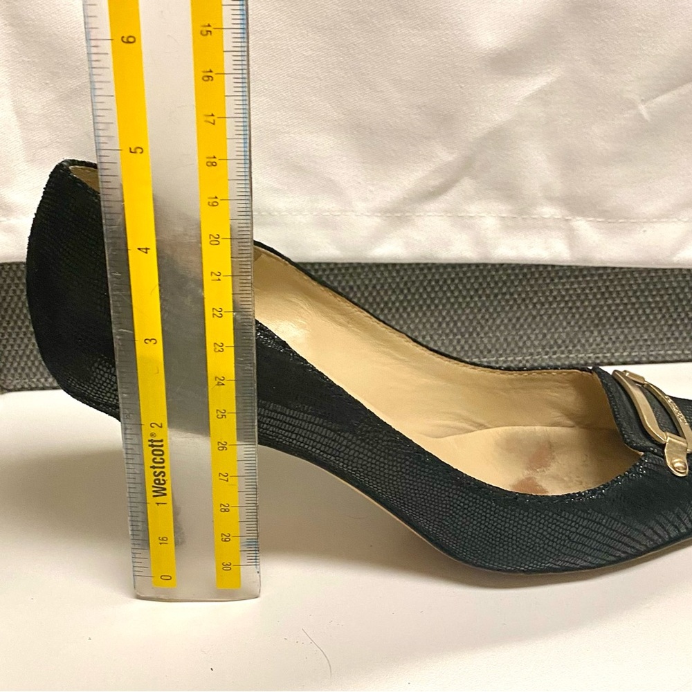 Size 36.5 Jimmy Choo low heel, pointy black leather with gold buckle. - Picture 9 of 9